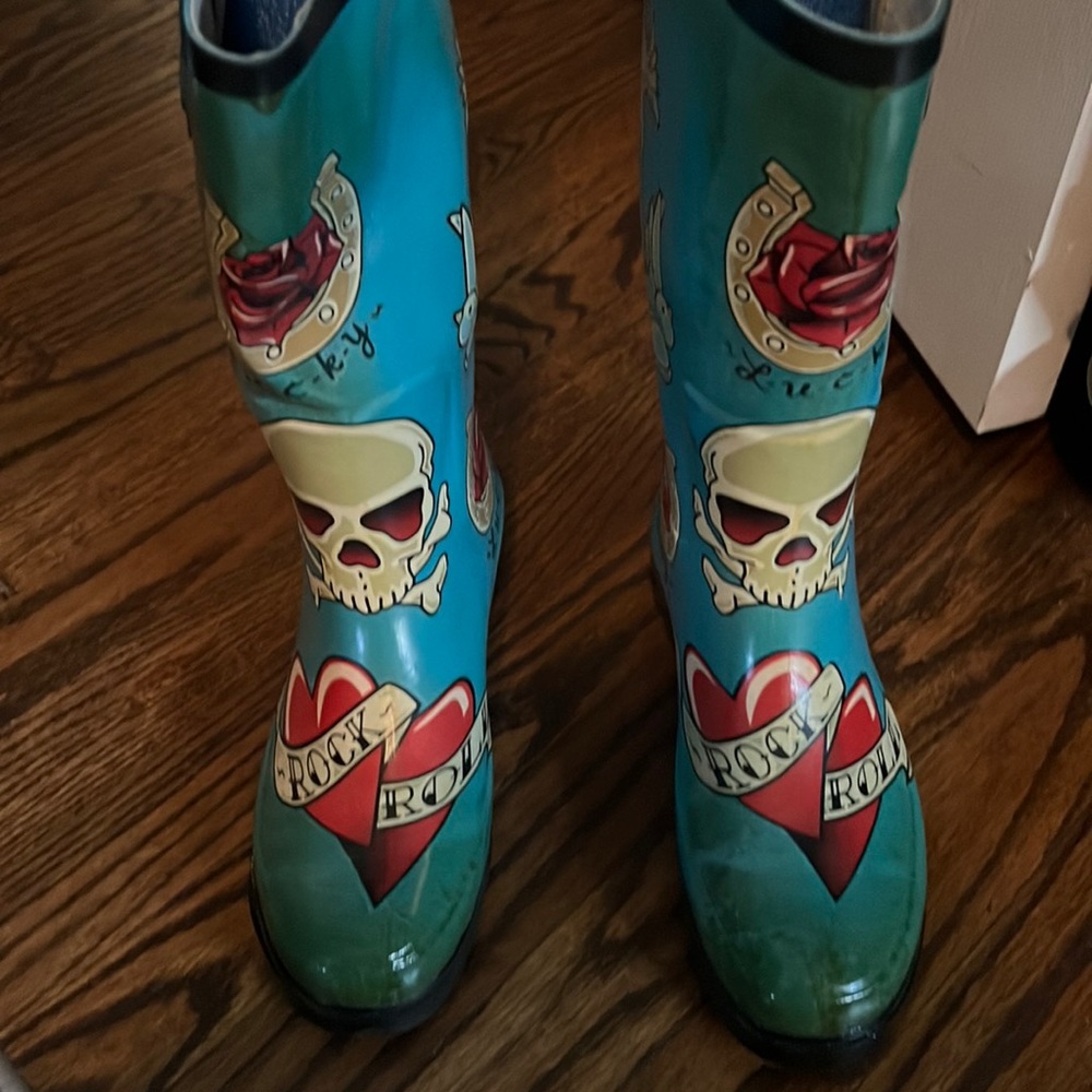 Lucky- Tattoo style rain boots